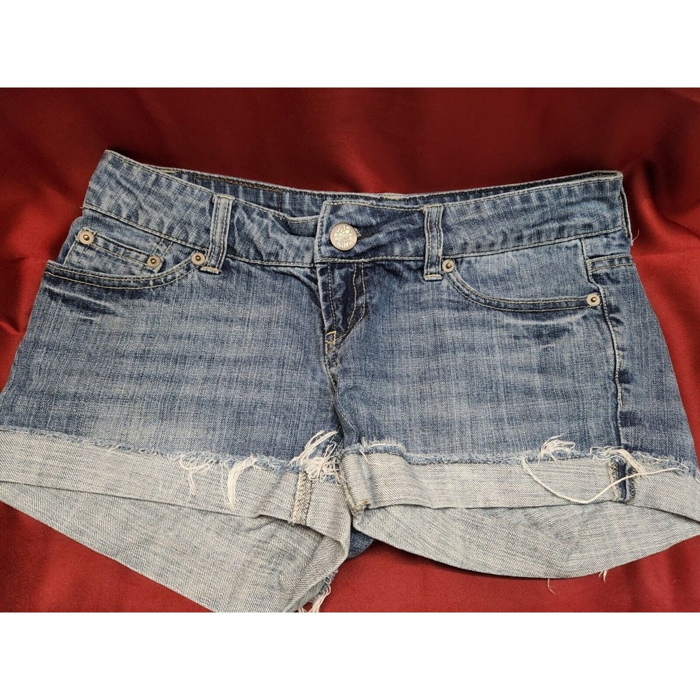 American Eagle Denim Blue jean SHORTS Women’s Size 2 Cuffed Distressed Cutoff
